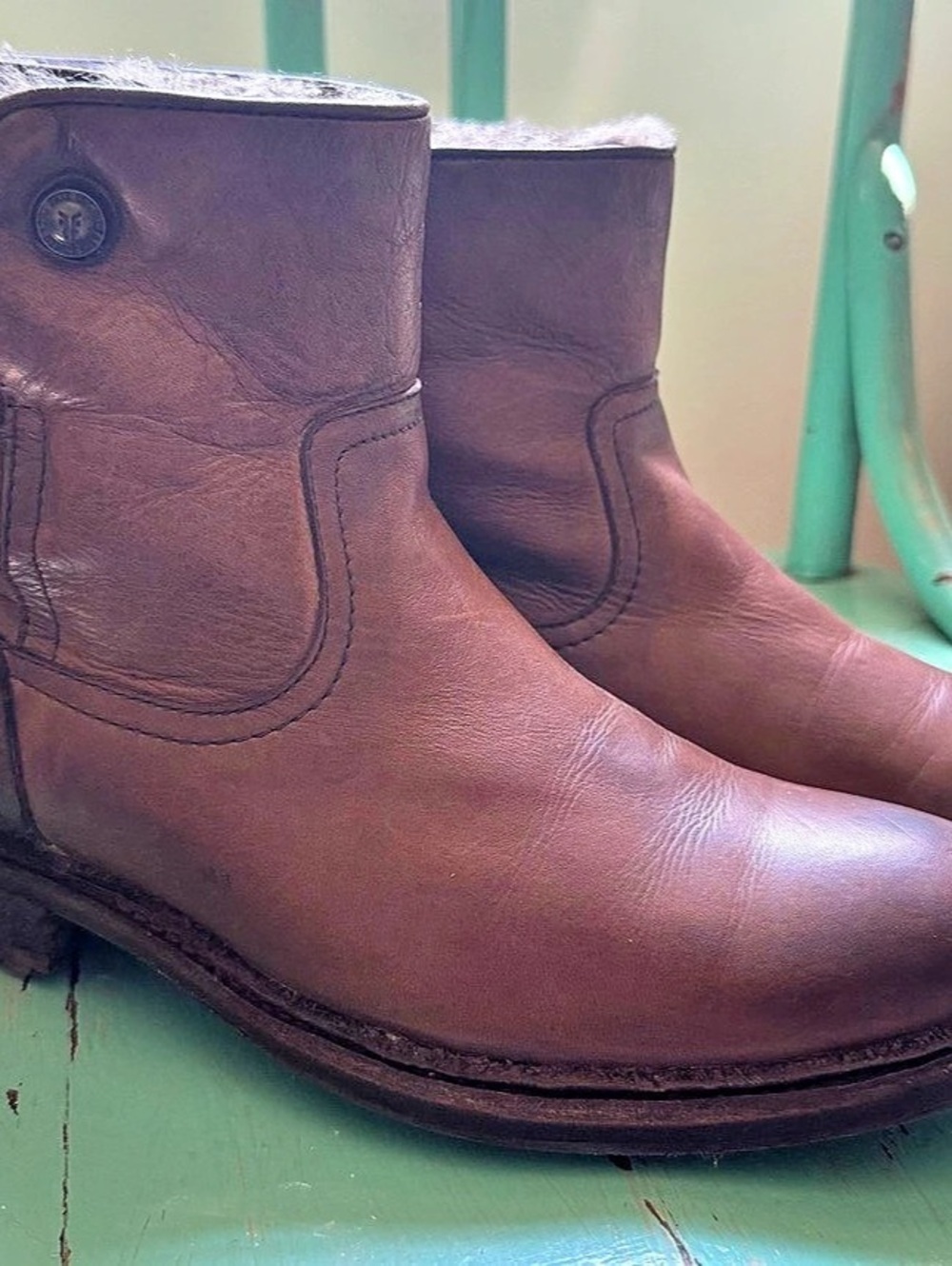 Frye Leather Women’s Mara Button Shearling Boots Size 8.5